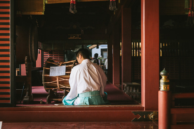 厄払いの付き添いって行っていいの 服装は ジーパンは論外だよ